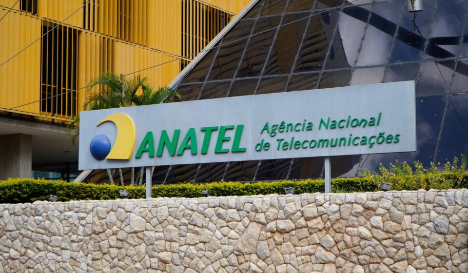 Anatel abre nova consulta sobre big techs nas redes