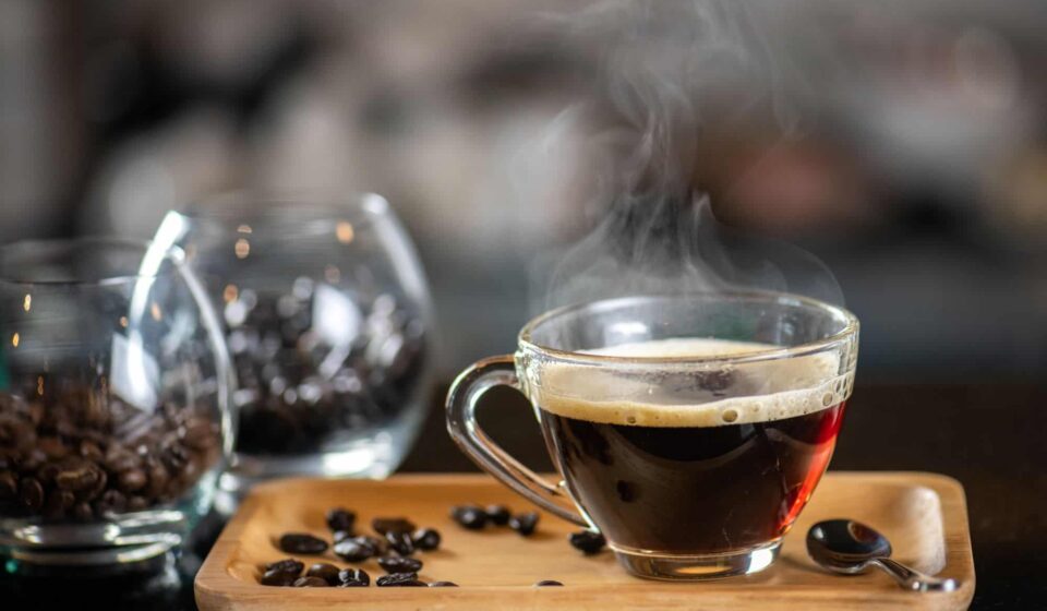 Cafeína pode reverter efeitos da falta de sono na memória