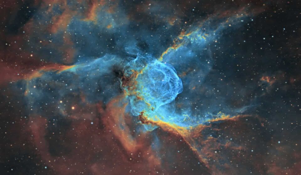 “Capacete de Thor”: astrofotógrafo registra nebulosa 10 vezes maior que o Sistema Solar