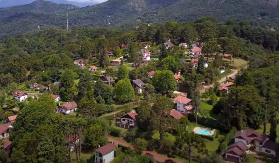 Cidade brasileira reduz luz artificial e transforma o céu em aliado do cérebro