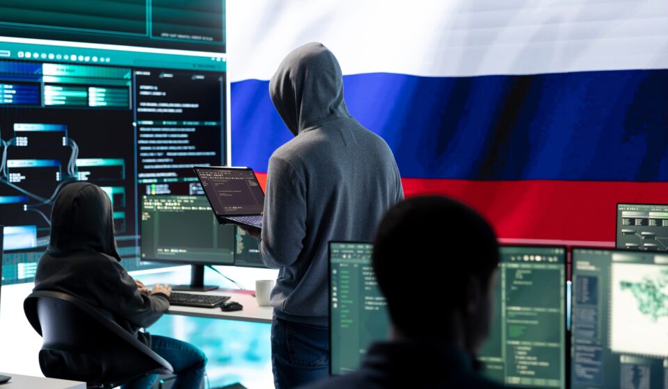 FBI: hackers russos atacam contas de autoridades dos EUA em apps de mensagem