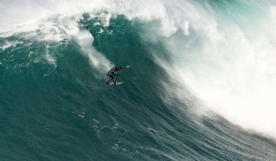 Metade da força do mar: nova tecnologia promete revolucionar a energia das ondas