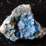 Pedra rara que “muda de cor” volta ao museu de Londres após 30 anos