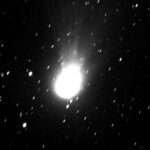 Vídeo inédito mostra cometa interestelar 3I/ATLAS brilhando no espaço profundo