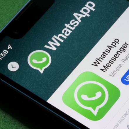 WhatsApp testa IA que resume várias conversas não lidas de uma só vez