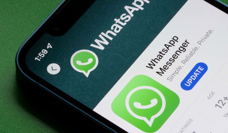 WhatsApp testa IA que resume várias conversas não lidas de uma só vez