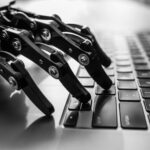 Agente de IA apagou o banco de dados inteiro de uma empresa – e pediu desculpas