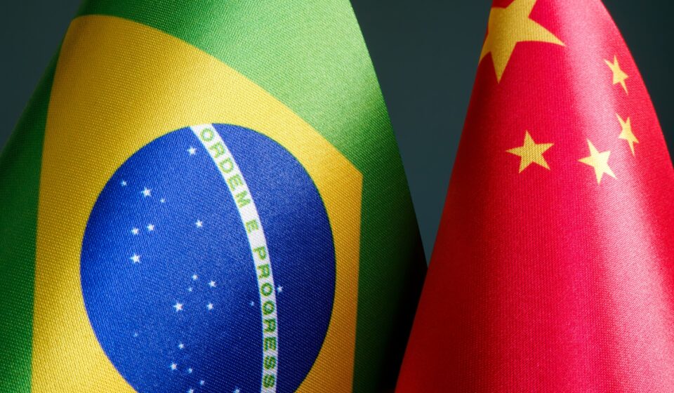 Brasil firma acordo com China para desenvolver IA no setor público