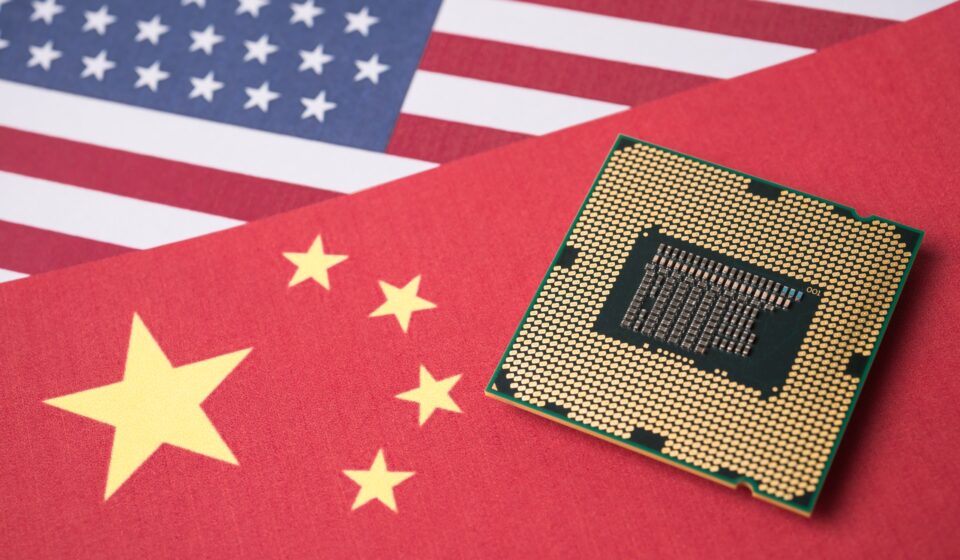 EUA barram envios de equipamentos para 2ª maior fabricante de chips da China