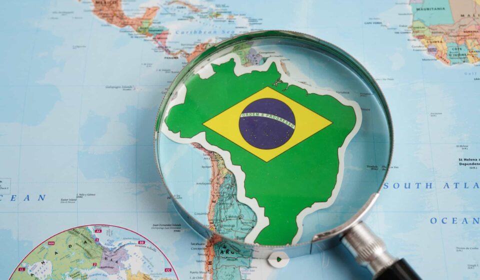 EUA ou China? Avanço da IA coloca Brasil em um dilema