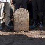 Imperador romano aparece como faraó em monumento descoberto no Egito
