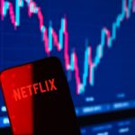 Netflix despenca na bolsa após previsão fraca e saída de Reed Hastings