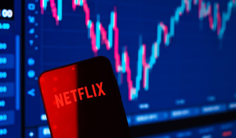 Netflix despenca na bolsa após previsão fraca e saída de Reed Hastings