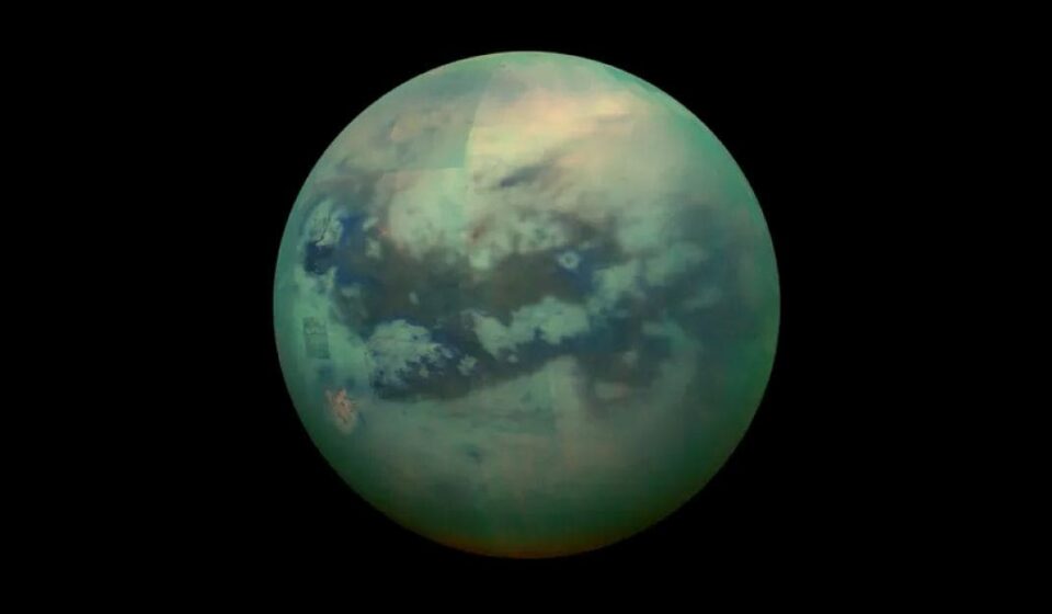 Ondas de 3 metros em Titã: modelo revela paraíso do surf extraterrestre