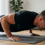 Repetições parciais podem turbinar sua hipertrofia com exercícios usando apenas o peso do corpo