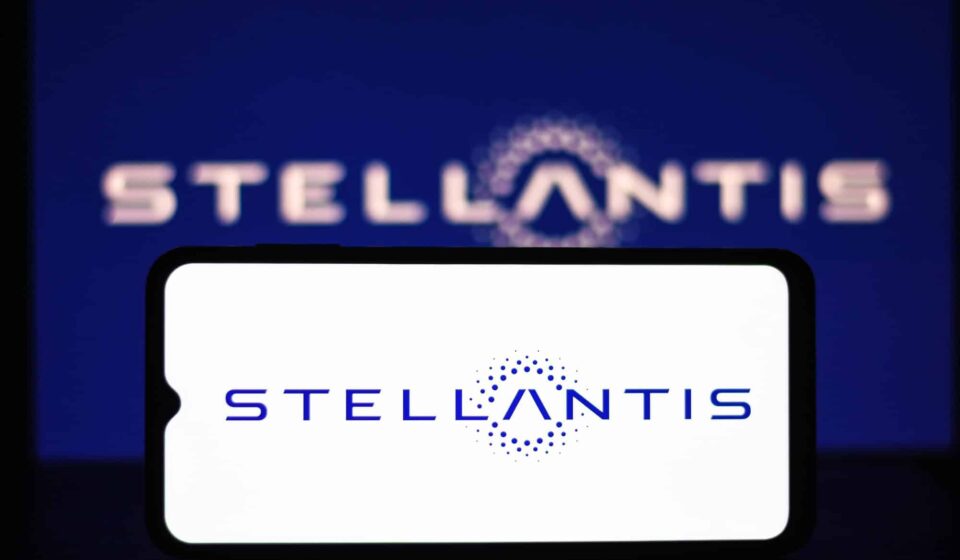 Stellantis aposta na IA da Microsoft com acordo de 5 anos