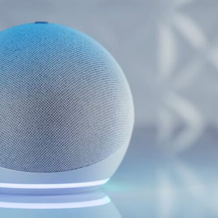 Alexa+ agora cria podcasts inteiros sobre qualquer assunto via inteligência artificial
