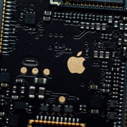 Apple estaria interessada em chips da Samsung e da Intel, diz site