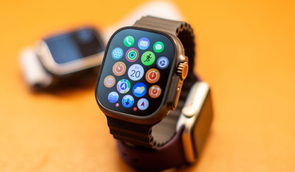 Apple trabalha em novidades no watchOS e melhora IA no iOS 27