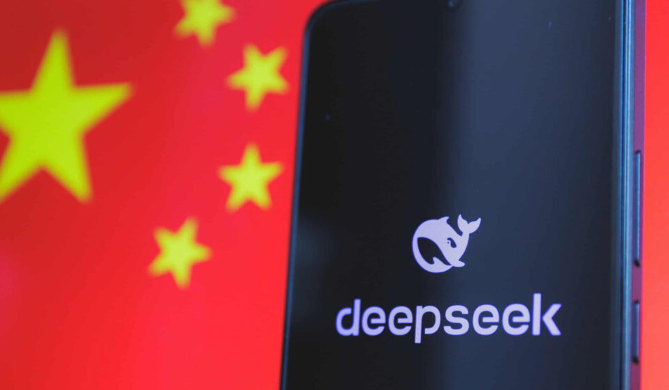 DeepSeek adota estratégia agressiva na corrida das IAs