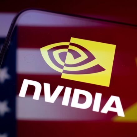 EUA liberam venda de chips H200 da Nvidia para China, mas entregas estão travadas
