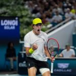 João Fonseca em Roland Garros: onde acompanhar o duelo do brasileiro contra Casper Rudd