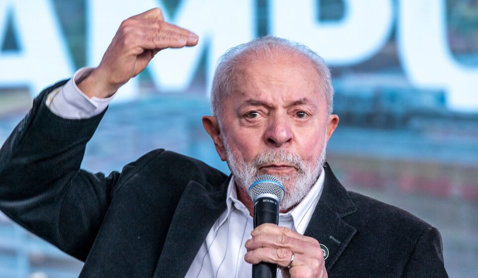 Lula rejeita IA em campanha e apoia restrição do TSE