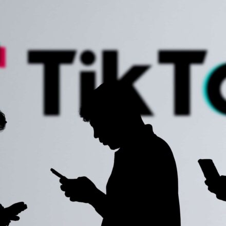 Mãe de jovem que teria morrido em desafio do TikTok cobra proibição de redes sociais