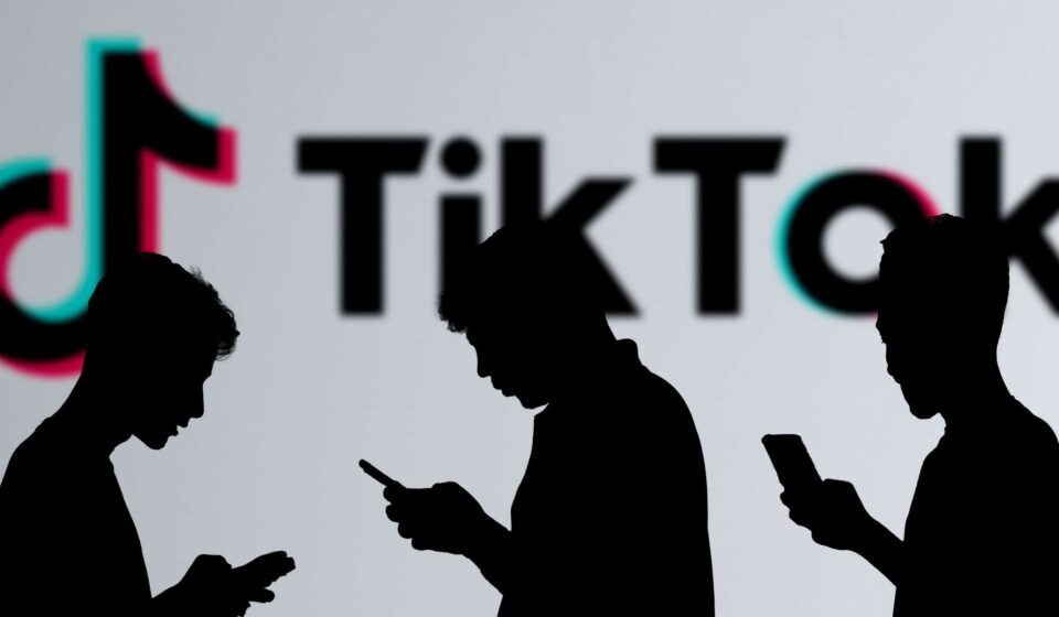 Mãe de jovem que teria morrido em desafio do TikTok cobra proibição de redes sociais