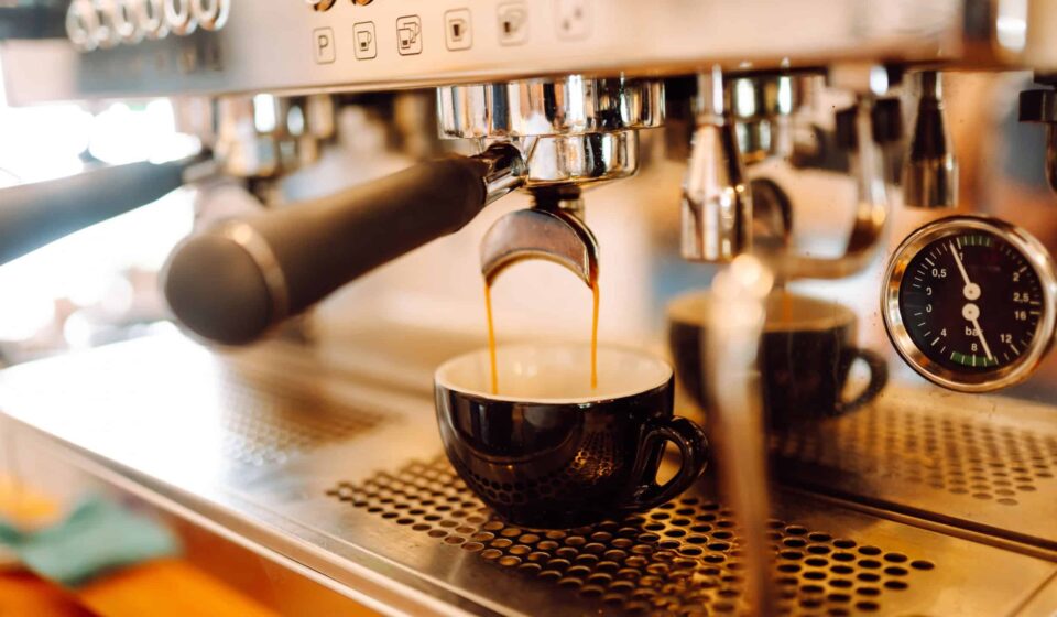 Por que o café tem gosto amargo? Estudo explica mecanismo