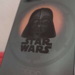 Review: Oppo Reno 14F Dark Side Edition tem hardware de qualidade e design inspirado em Star Wars