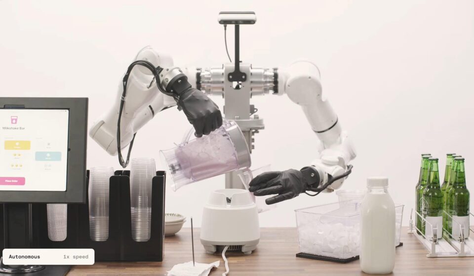 Startup lança IA para robôs com mãos inspiradas em humanos