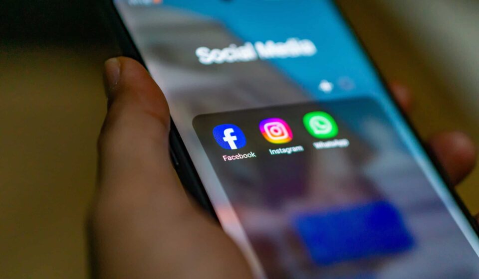 Fim de uma era: redes sociais já são a principal fonte de notícias