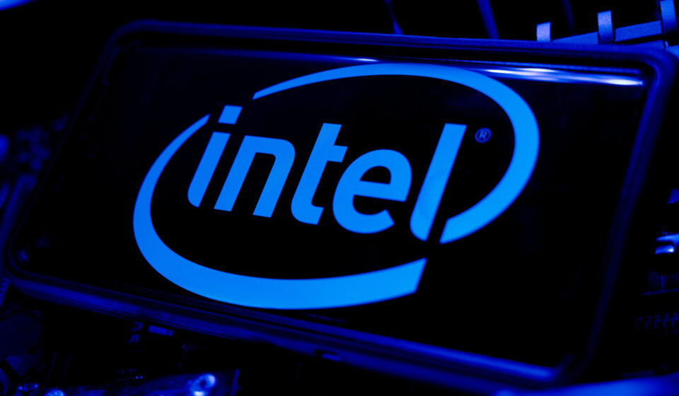Google fecha com Intel produção de mais de 3 milhões de chips de IA