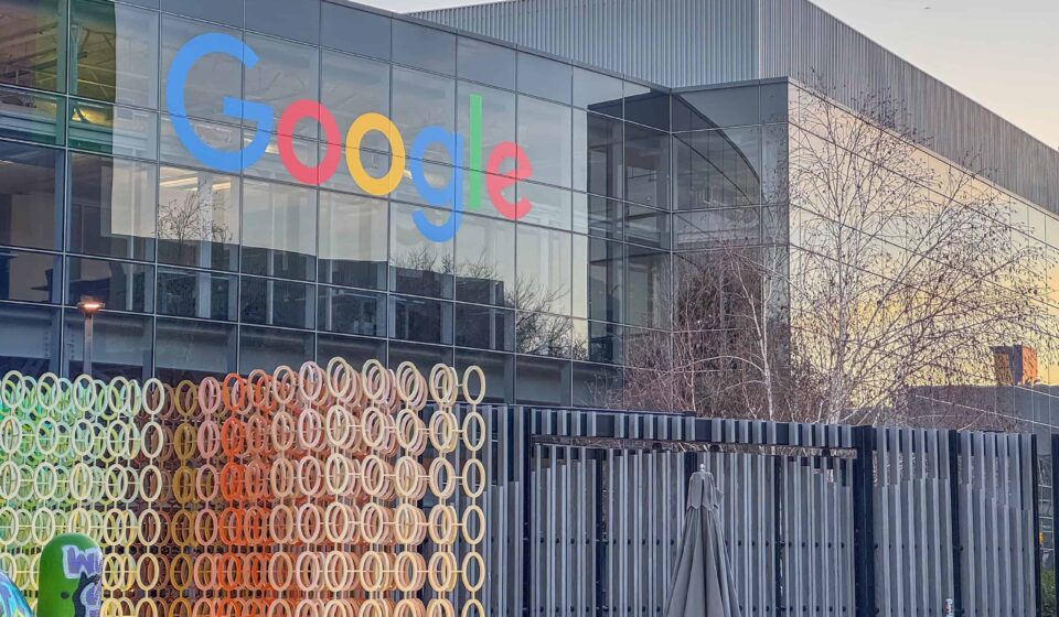 Google promete devolver mais água do que consome com seus data centers de IA