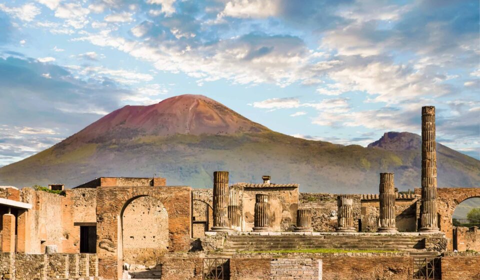 IA auxilia pesquisadores a ler papiro carbonizado pela erupção do Vesúvio