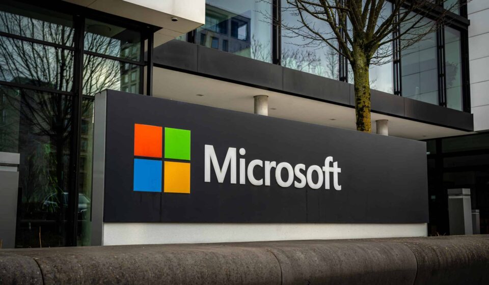 Microsoft anuncia usina de gás para abastecer data centers de IA no Texas