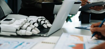 O que está por trás das demissões atribuídas à inteligência artificial?