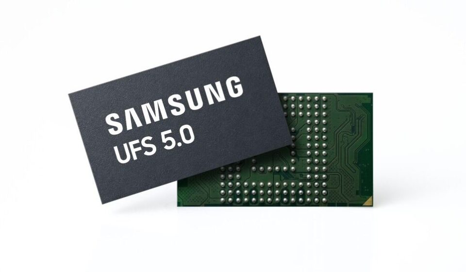 Imagem mostra o módulo de memória UFS 5.0 da Samsung