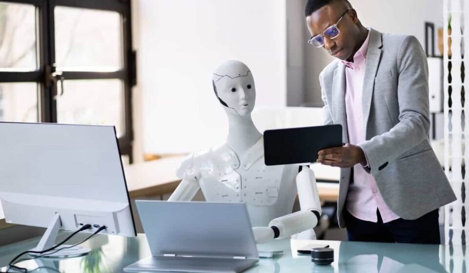 Seu emprego está em risco? O que a IA mudou no mercado de trabalho – e como se adaptar