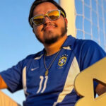 Criador de ‘Brasil com S’ revela estratégia para fazer música viralizar até a Copa