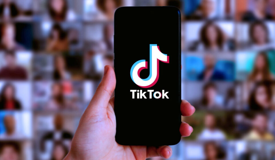 Europa acusa TikTok de expor crianças a riscos na plataforma