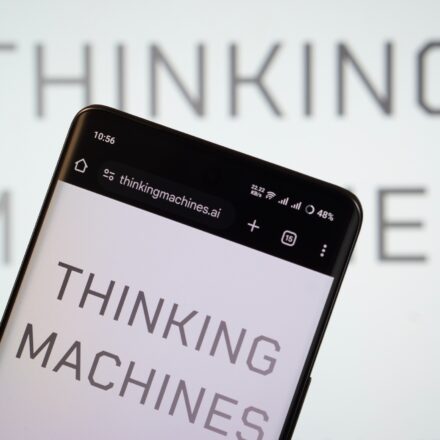Ex-chefe da OpenAI lança IA que desafia o modelo do ChatGPT; entenda a aposta