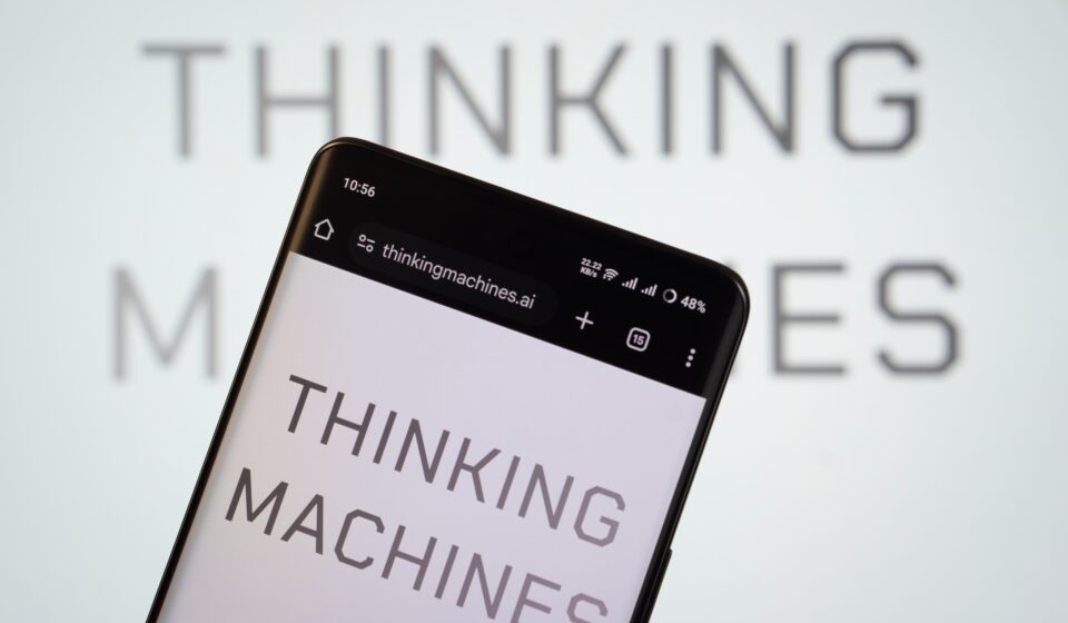 Ex-chefe da OpenAI lança IA que desafia o modelo do ChatGPT; entenda a aposta
