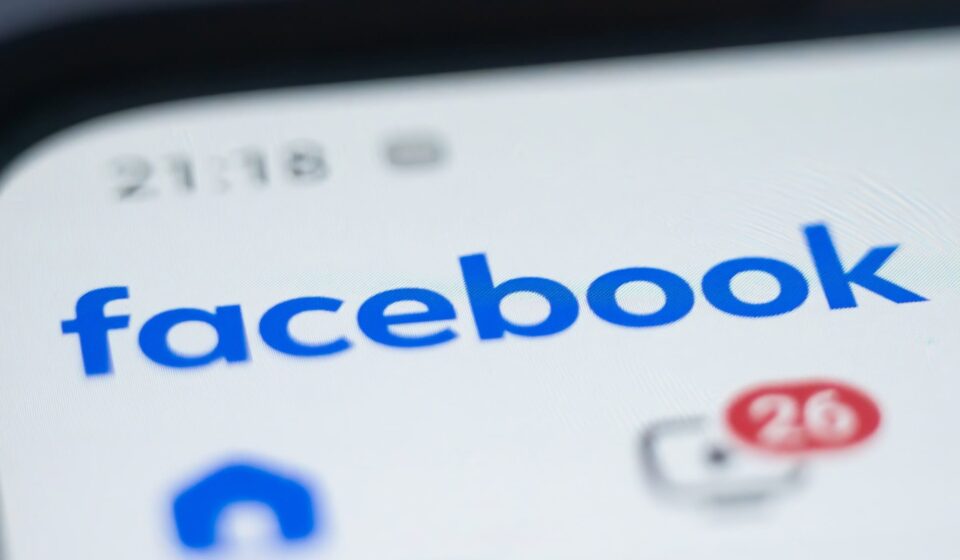 Facebook passa por reformulação para disputar espaço com TikTok e Reddit