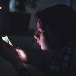 França decide proibir redes sociais para menores de 15 anos; veja como vai funcionar