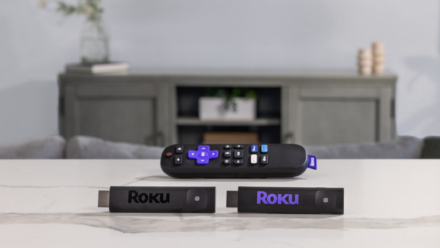 Ilustração de dispositivos stick da Roku