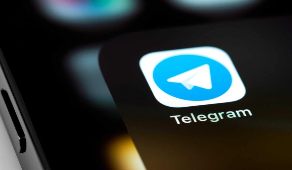 Apple remove Telegram da App Store por violação de regras sobre abuso infantil