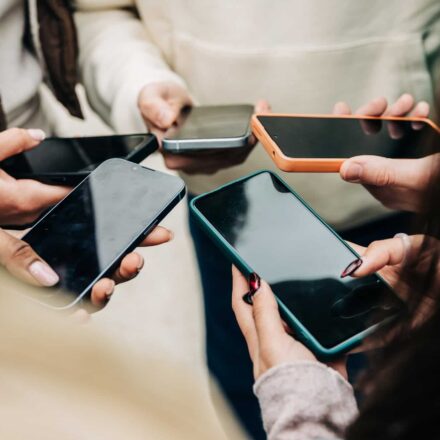 Califórnia quer barrar recursos viciantes das redes para menores