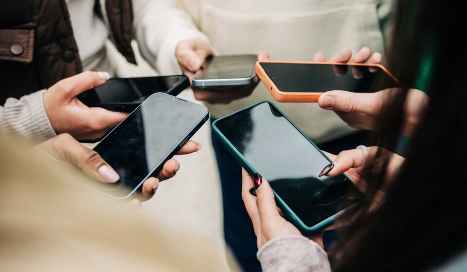 Califórnia quer barrar recursos viciantes das redes para menores